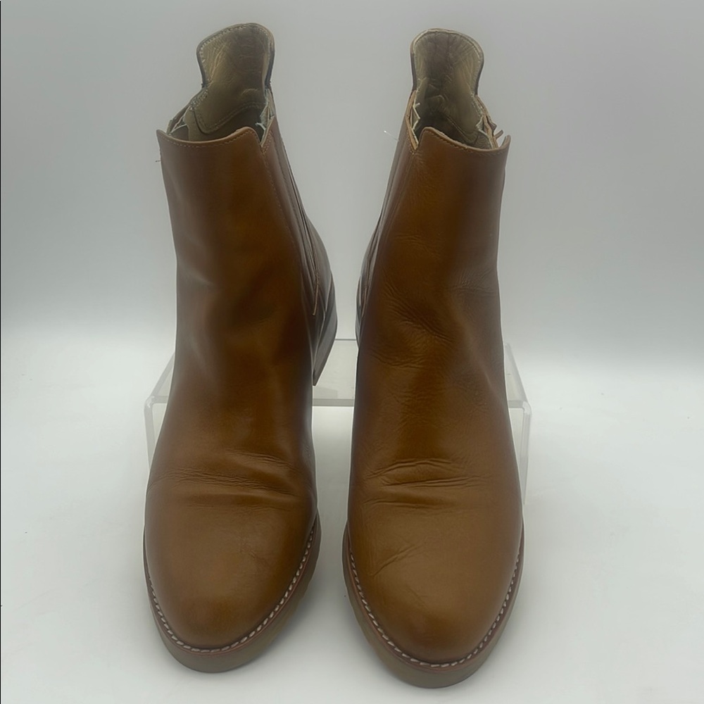 Stuart Weitzman Basilico Chelsea Booties Leather Ankle Boots Camel NWT Sz 7.5 - Picture 2 of 8
